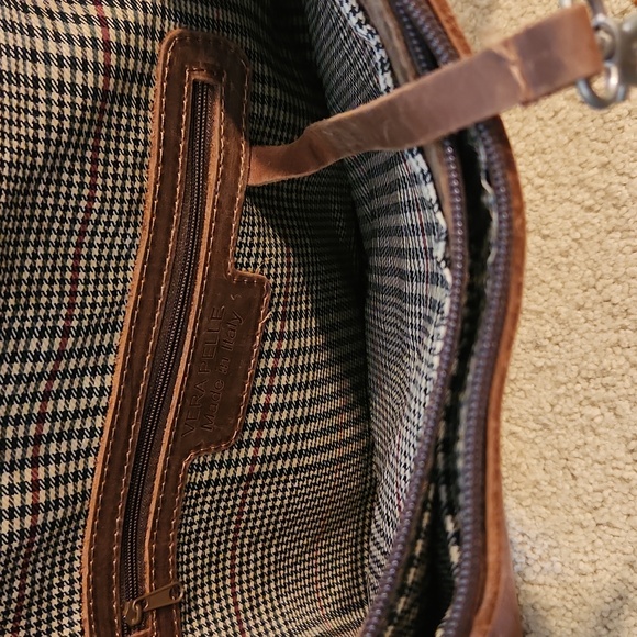 Genuine Italian Leather Messenger Bag - Picture 4 of 10